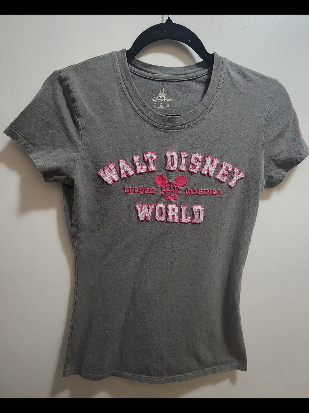 Disney Women's Gray Tee with Pink Walt Disney World Appliqué